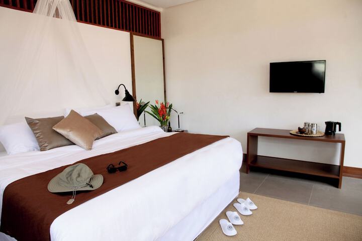 Room 17 of 104