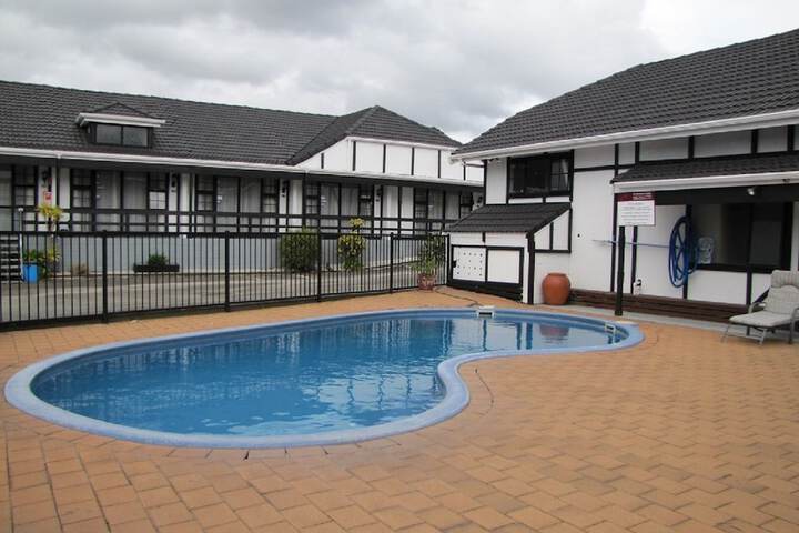 Pool 39 of 48