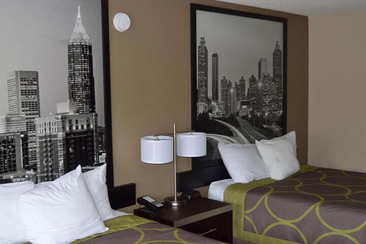 1 Queen Bed (6 of 17)