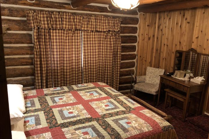 Room 5 of 92