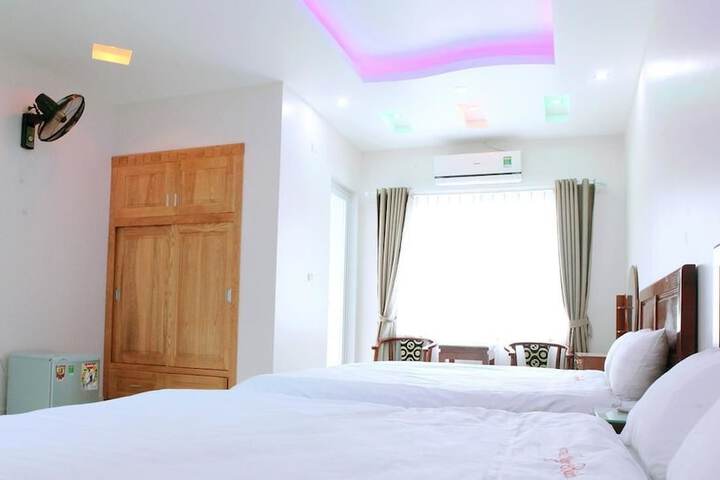 Room 2 of 31