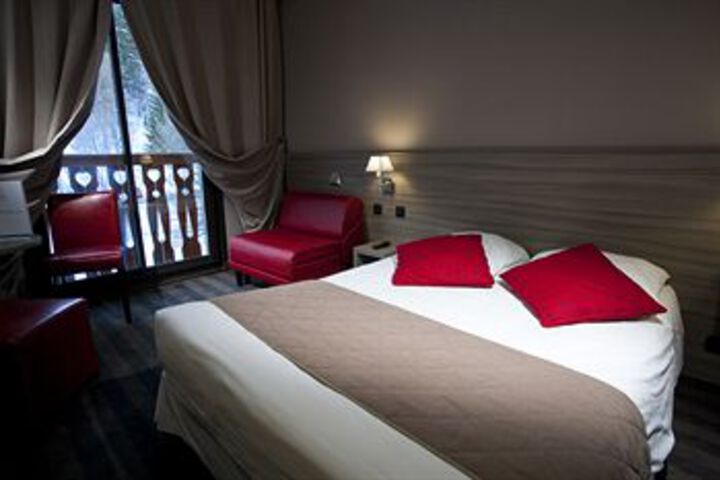 Room 12 of 32