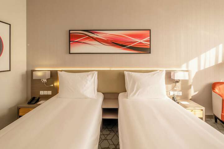 Room 16 of 46