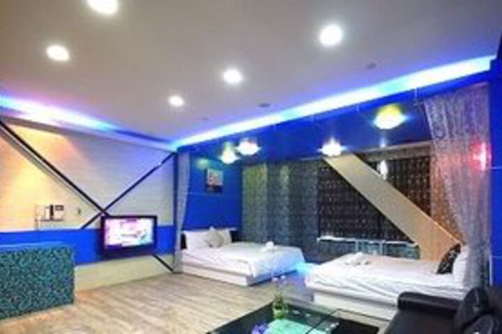 Room 66 of 73