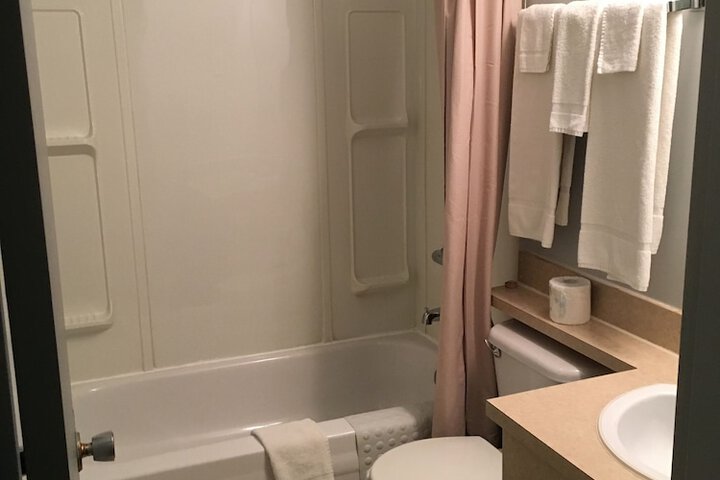 Room 72 of 122