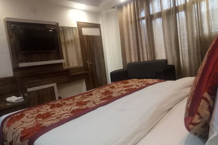 Room 18 of 61