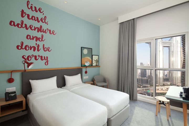 Room 6 of 30