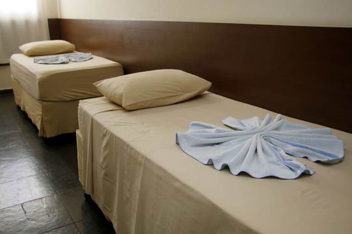 Room 2 of 32