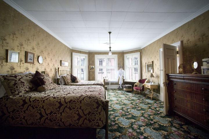 Room 12 of 46