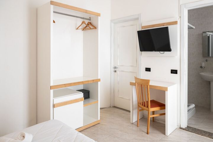 Room 5 of 49