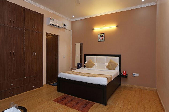 Room 10 of 19
