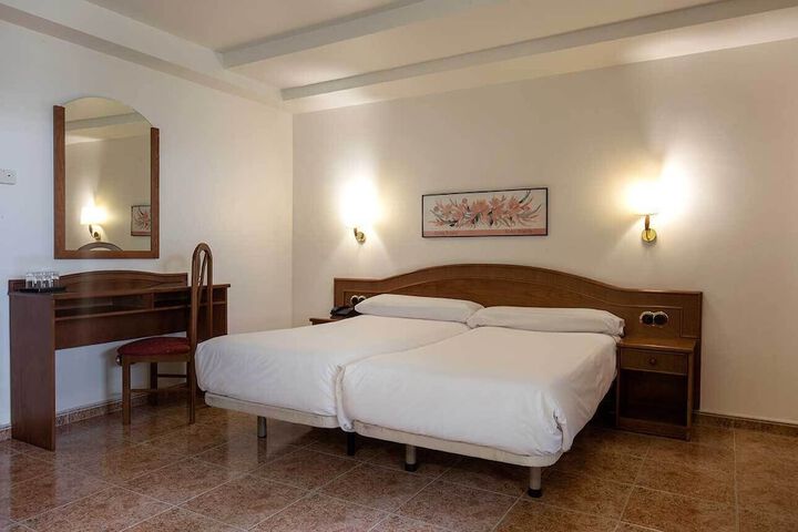 Room 9 of 48