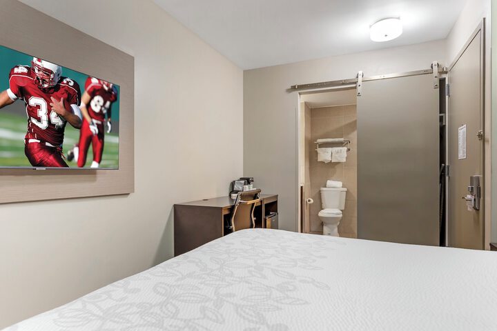 Room 11 of 34