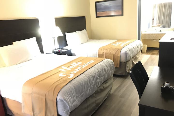 2 Queen Beds (6 of 11)
