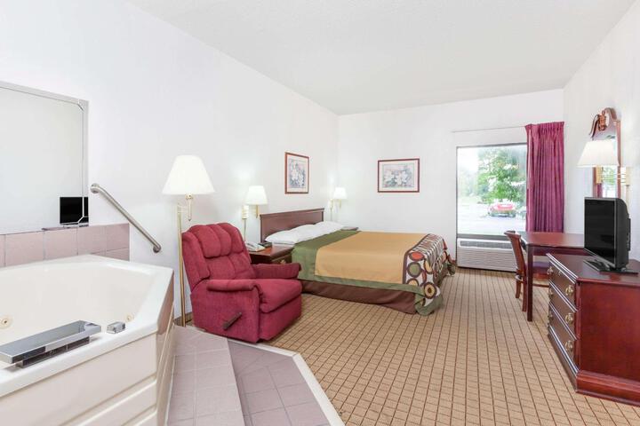 1 King Bed (13 of 14)