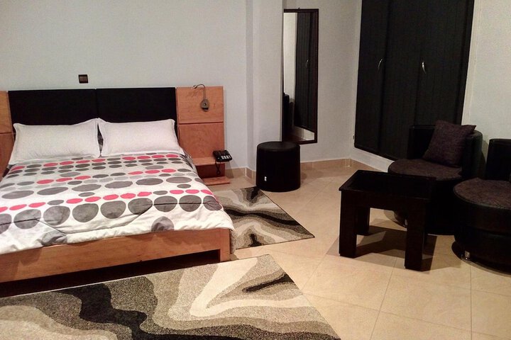 Room 10 of 31