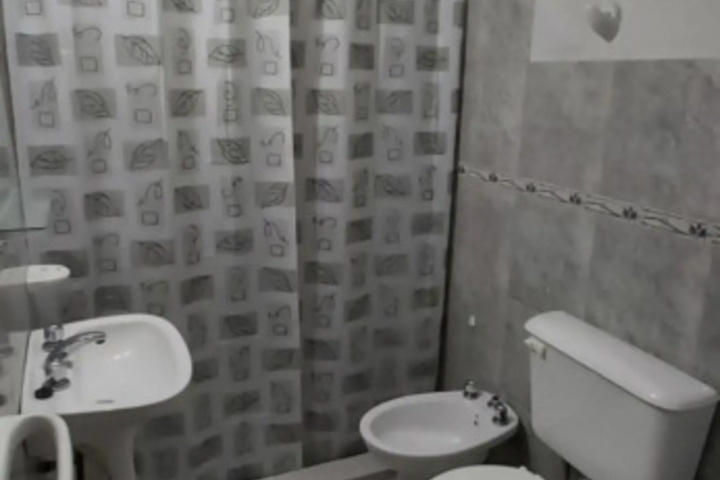 Room 5 of 9