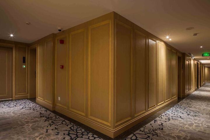 Ballroom/Hall 37 of 38
