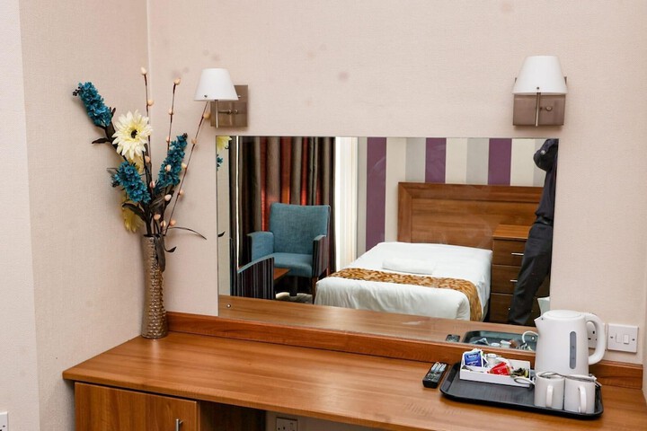 Room 40 of 64