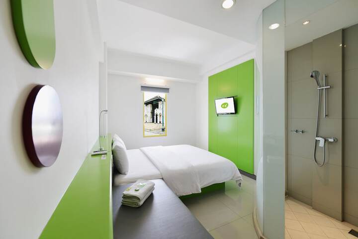 Room 6 of 23
