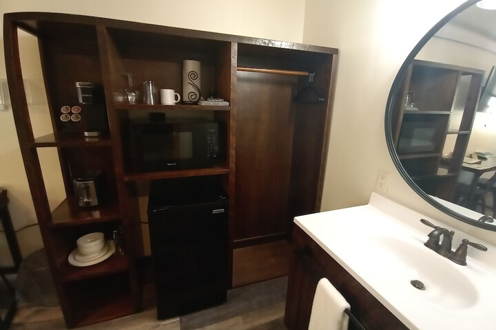 Bathroom sink