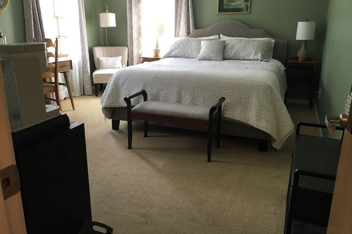 Room 2 of 46