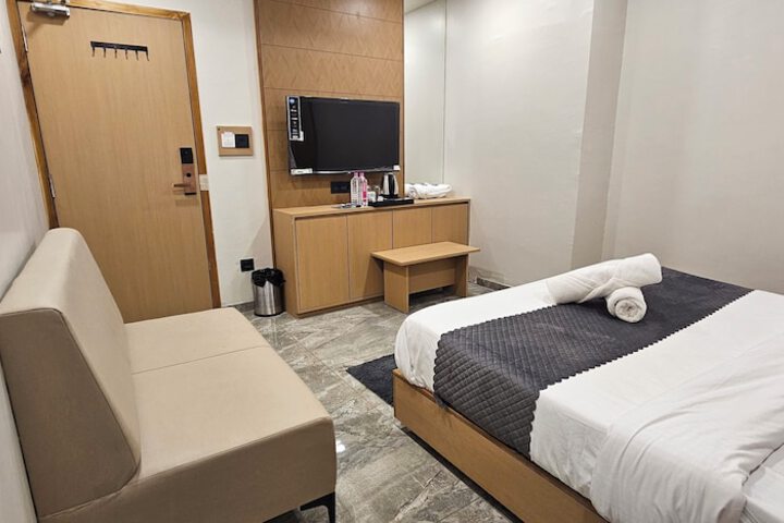 Room 21 of 26