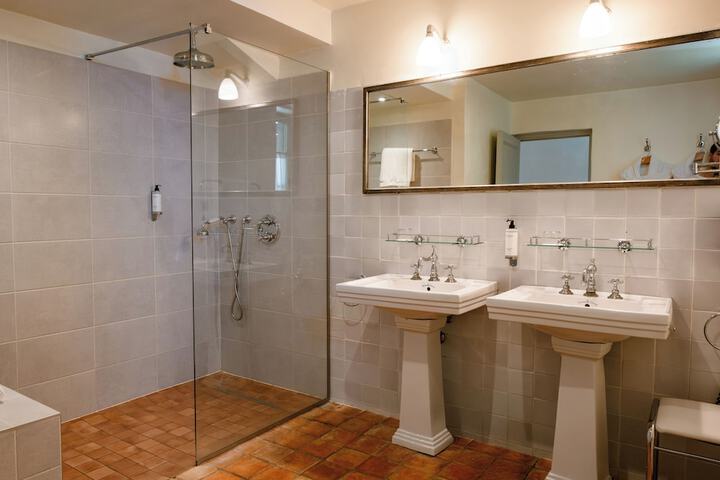 Clean Restrooms