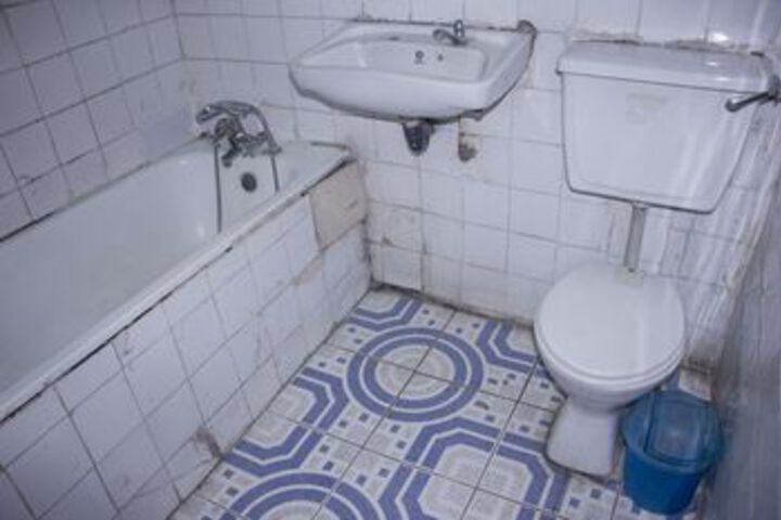 Room 7 of 37