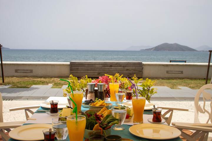 Dining 56 of 105