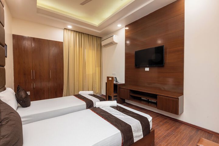Room 16 of 30