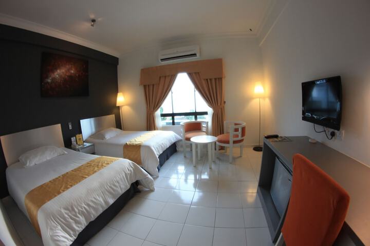 Room 13 of 75