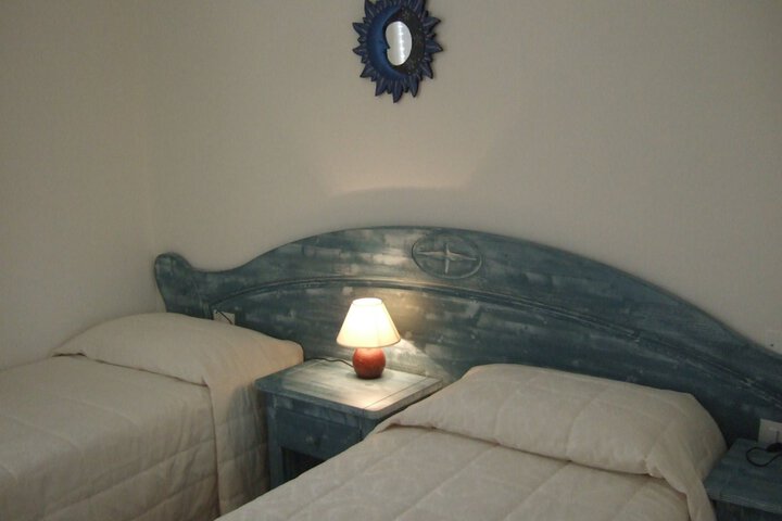 Room 10 of 29