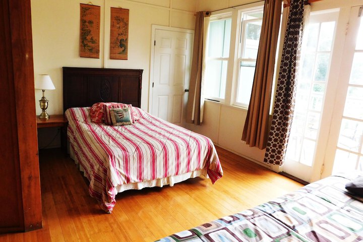 Room 2 of 102