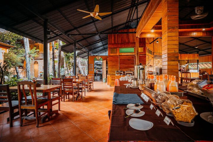 Breakfast area