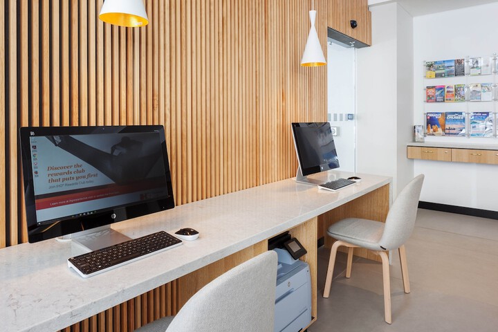 Business Center 85 of 104