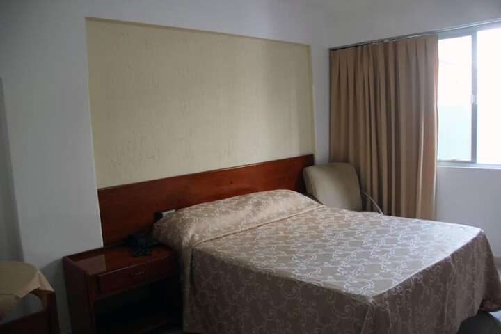 Room 7 of 14