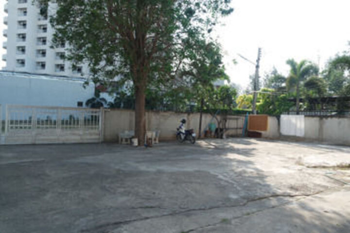 Property Grounds 11 of 14