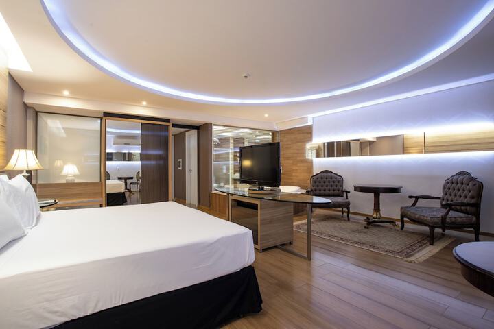 Room 27 of 111