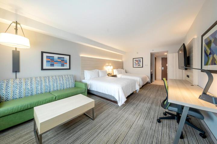 2 Queen Beds Suite (1 of 9)