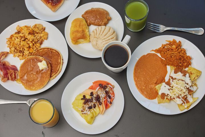 Breakfast/Coffee Service 50 of 79