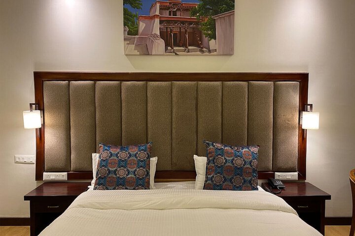 Room 6 of 11