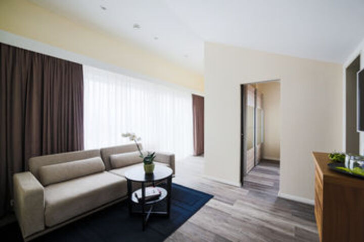 Room 25 of 27