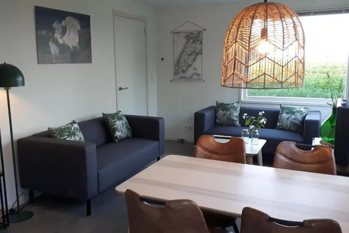 Room 2 of 8