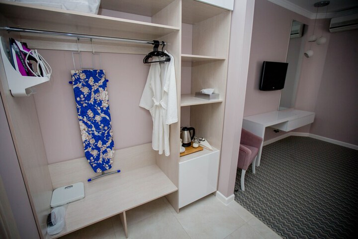 Room 6 of 29
