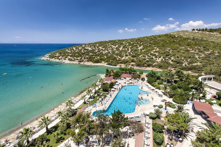 Hotel with Pool