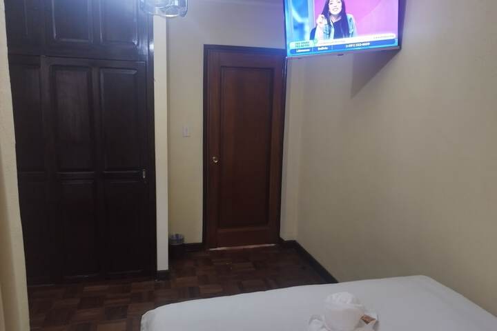 Room 11 of 17