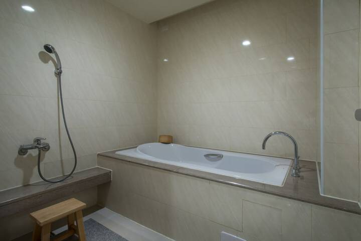 Room 60 of 79