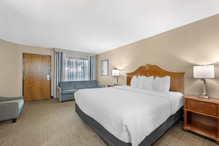 Room 43 of 89