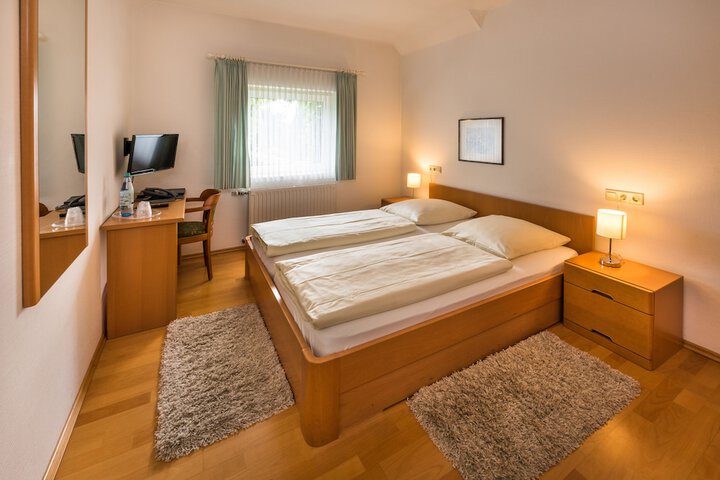Room 3 of 52